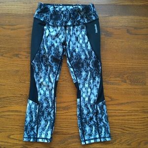 Reebok Gray and Black Printed Capri Leggings